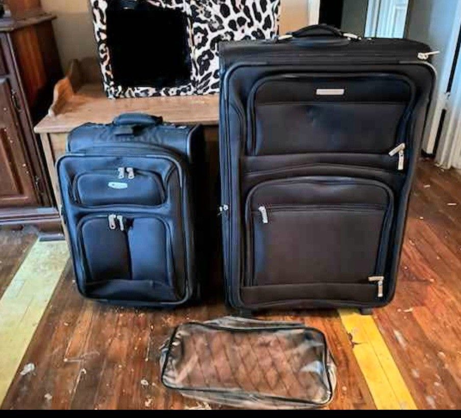 Kenneth Cole Luggage Set For Sale