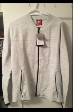 Men’s Nike tech fleece jacket large