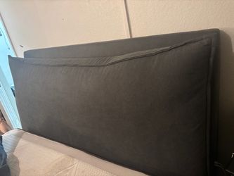 Pillow headboard queen frame