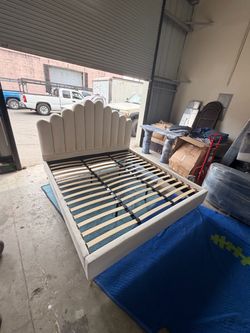 Elegant Scalloped King Bed Frame – Cream Upholstered – Designer Style