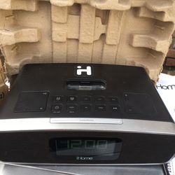 IHome system for iphone or ipad w manual and remote control
