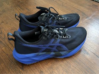 Asics Novablast 5 Men Running Walking Shoes Size 13 Black Purple