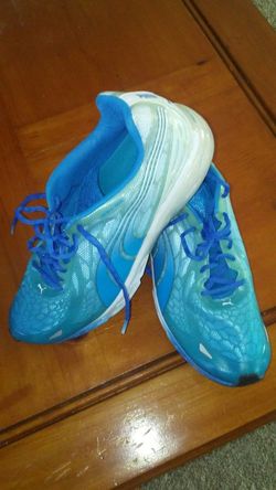 Men Puma shoes size 10