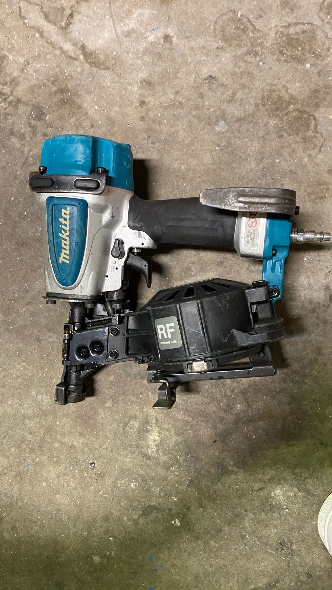 Makita roofing nail gun