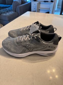 Mizuno Wave Legacy Running Sneakers