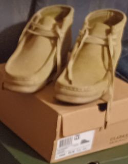 Clark's Wallabee Maple Beige 8 And Half They Wide Wear 4 Times $100