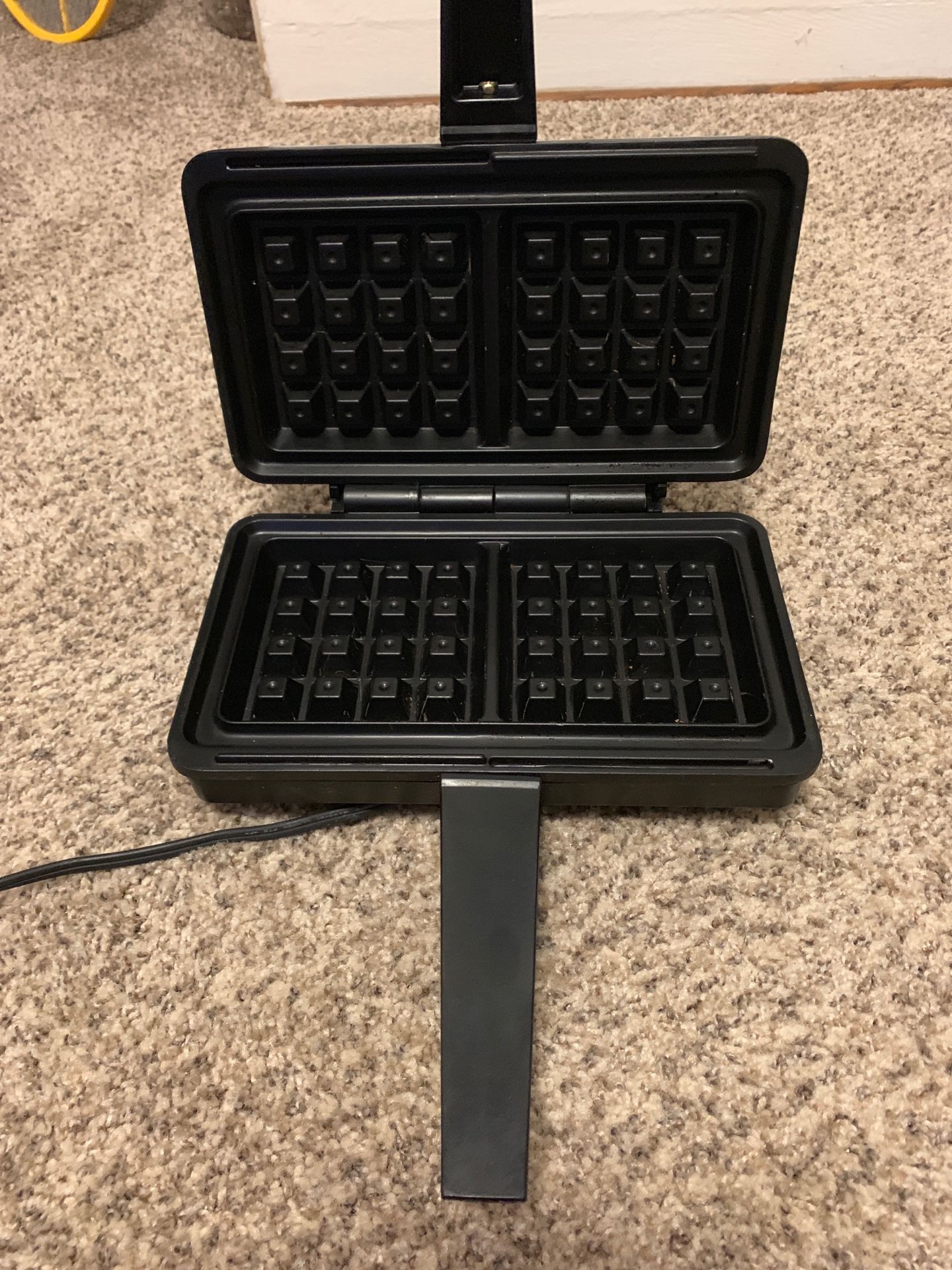 Vintage Villaware 5200NS NonStick Belgian Waffle Iron Maker for Sale