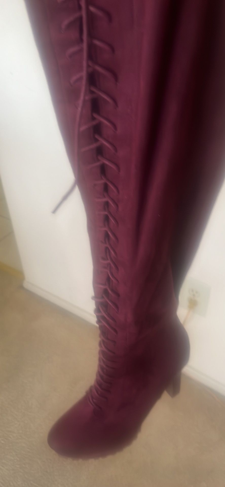 Women Size 11 Shoes/Boots