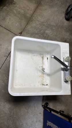 Slop sink
