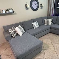 Beautiful Grey Sectional Couch From LIVING SPACES LIKE NEW 