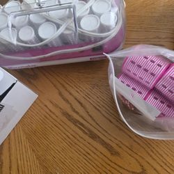 CONAIR Curlers/rollers  Works Very Well Kissing 1 Small Curler