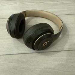 Beats Studio Pro