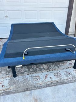 Serta Motion iSeries Adjustable Base Queen size- READ Description