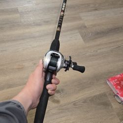 Quantum Throttle Baitcast Combo