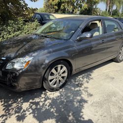 2005 Toyota Avalon 
