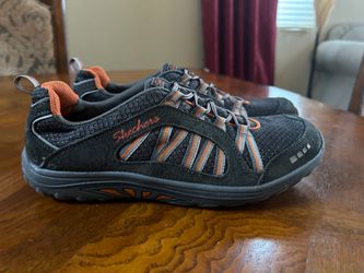 SKECHERS sneakers