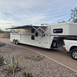 Horse Trailer 2007 Trailwest LQ 4 Horse