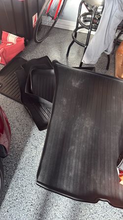 Tesla model Y floor mats