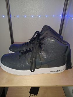 Selling Men Gray AirForce Ones Sz16