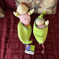 Two Snuggle Pods 🫛 18$ Dolls 