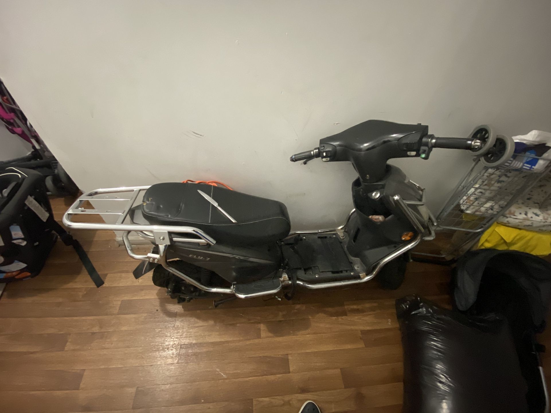 Fly 7 Eletric Moped 