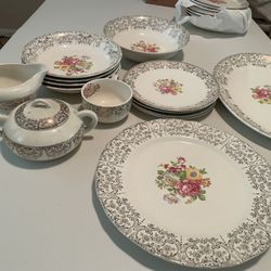 Vintage Plate Set 