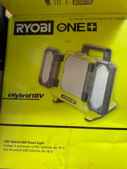 Ryobi LED Three Panel Light hybrid + tripod mount