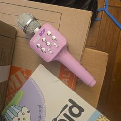 KidzBop Move2Play Karen Karaoke Mic