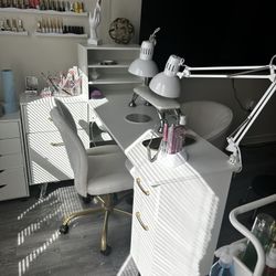 Mesa Para Uñas Con Silla Incluida