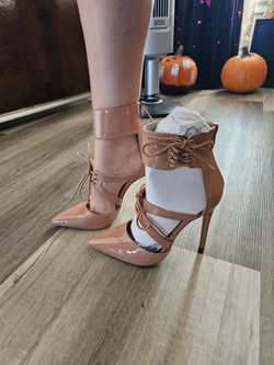 High heels lightly used size 7