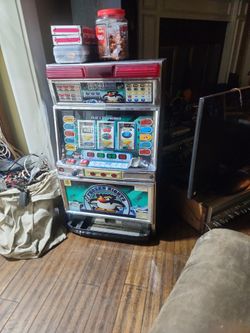 Semi Working Slot Machine 