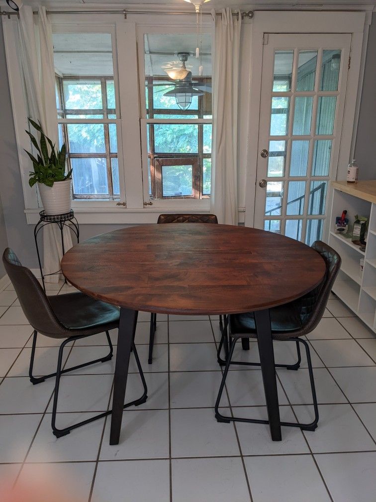  Haverty's Olsen Walnut Dining Table + 3 Nautica Chairs