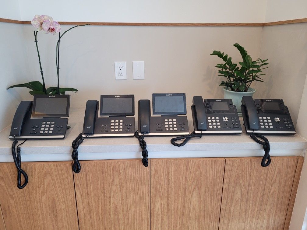 Voip Phones Like New 5 Sets