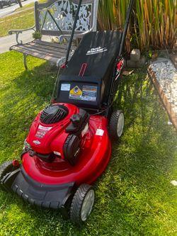 LAWN MOWER  TROY BILT SERIES EX  TB110 140cc 21” Start up on first pull LIKE NEW  In really good condition