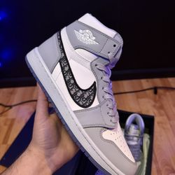 Size 43 (9.5-10) Dior Jordan 1 High