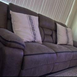 Vendo Sofa, Love Seat And Recliner 