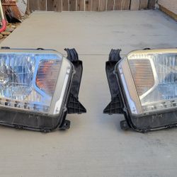 2014 Toyota Tundra headlights 