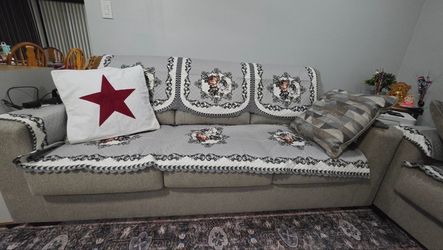 2 Matching Sofas – Excellent Condition, Barely Used