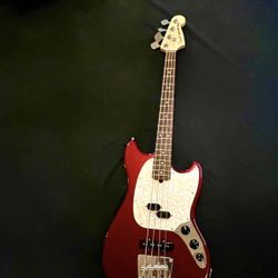 Fender American Performer Mustang Bass Auburn • Excellent Condition • Soft Case Included
