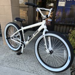 SE Bikes Maniacc Flyer BMX Bike Arctic White