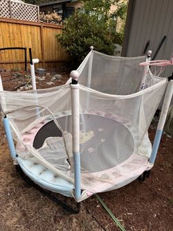 Free kids trampoline (needs power wash/new netting