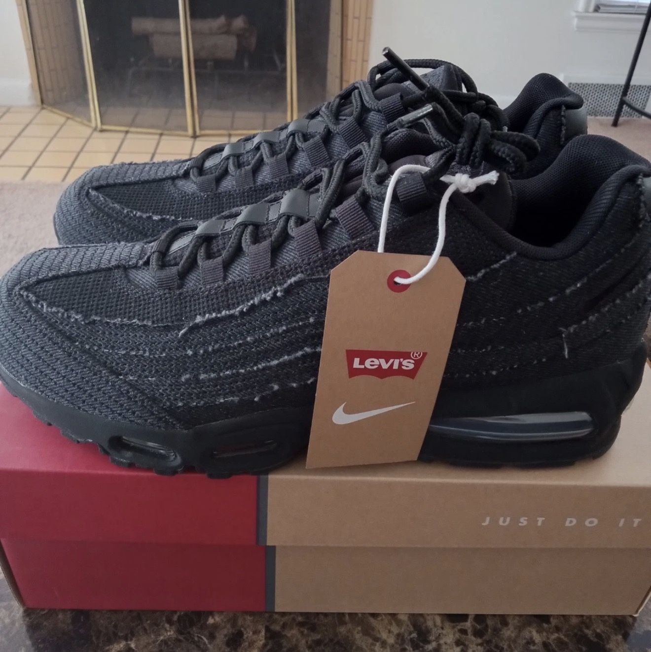 Size 11.5 - Nike Levi's x Air Max 95 OG Black Anthracite