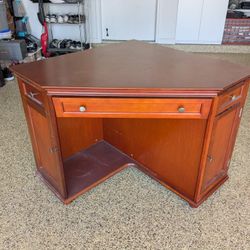Corner Desk