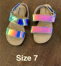 Girls Sandles size 7…. Read Description