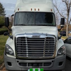 🚛 2020 Freightliner Cascadia Sleeper – Good Condition – Ready for Work!