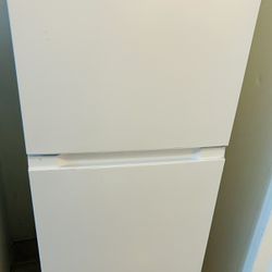  Vissani Refrigerator 