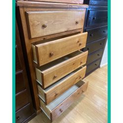5 drawers dresser/ Five drawers dresser