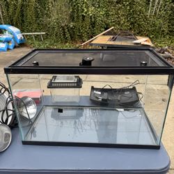 20 Gallon High Reptile Tank With locking top!!
