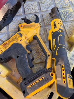 DeWalt Cordless pruner and Ratchet