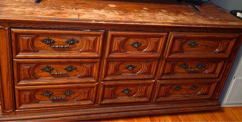 Dresser
